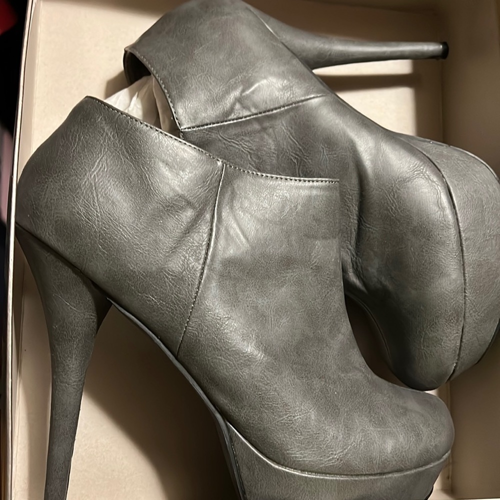 Grey ankle boots. 4 inch heel.